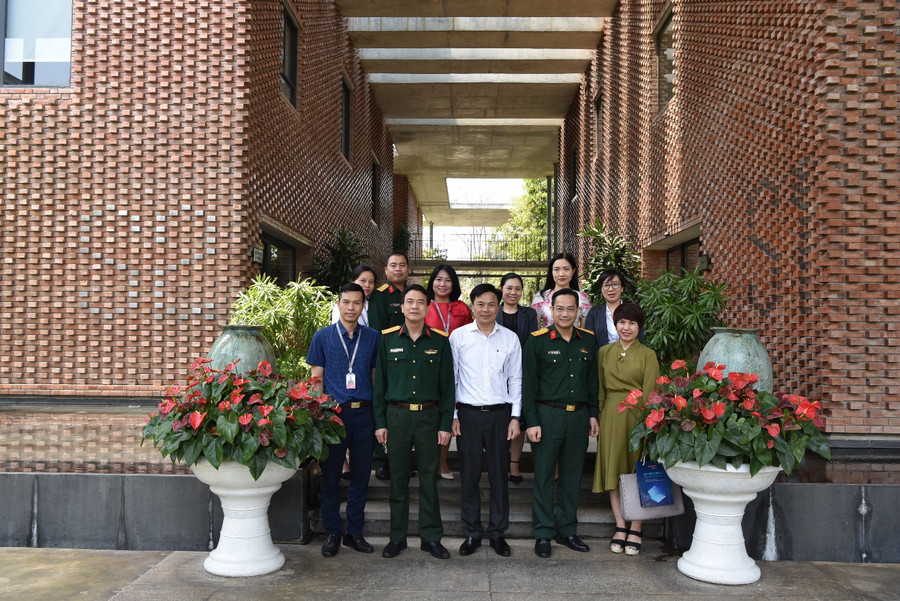 Lãnh đạo Trường Quốc tế - ĐHQGHN thăm Học viện Viettel