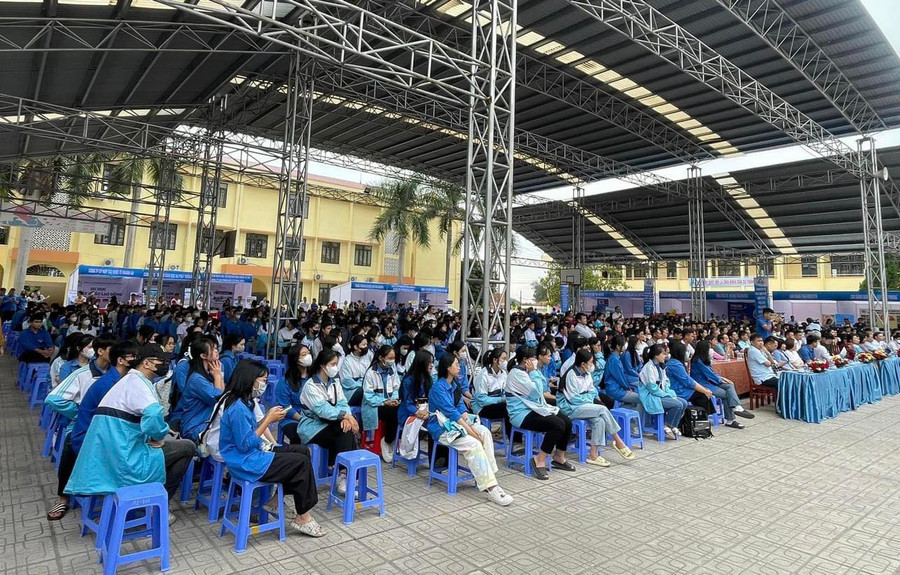 Ngày hội việc làm thành phố Thái Nguyên năm 2023 đã thu hút trên 1.000 người lao động và học sinh tham dự.