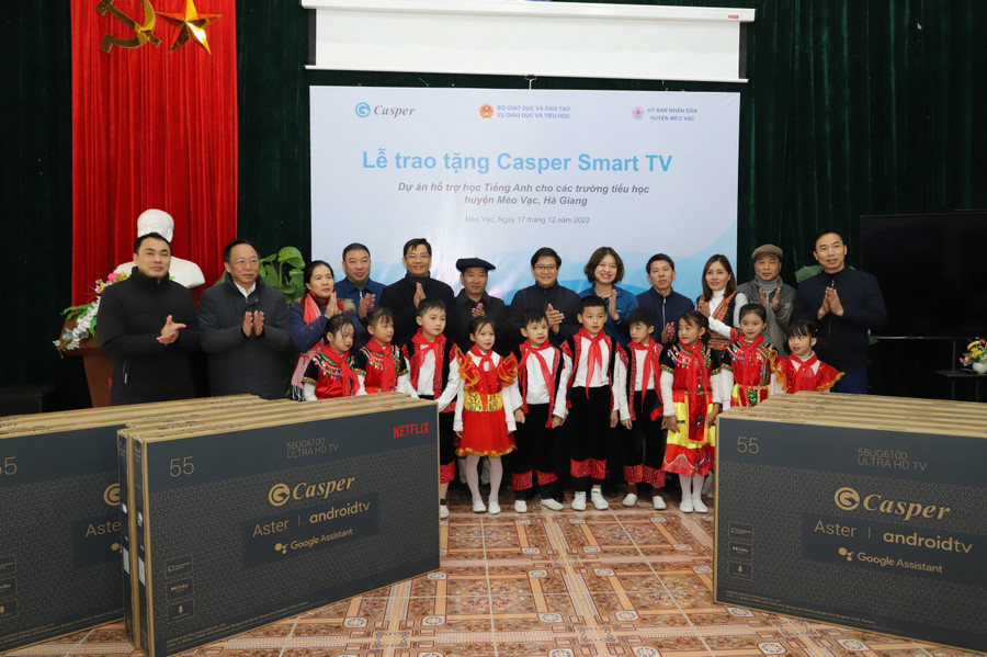 Các cơ quan, đơn vị hỗ trợ trang thiết bị học tiếng Anh cho các trường Tiểu học huyện Mèo Vạc. Các cơ quan, đơn vị hỗ trợ trang thiết bị học tiếng Anh cho các trường Tiểu học huyện Mèo Vạc.