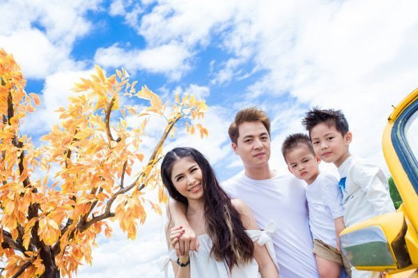 Gia đình hạnh phúc của Đăng Khôi và Thủy Anh.