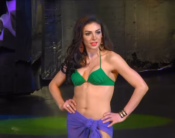 Hương Giang đạt điểm 10 với body siêu chuẩn, chặt chém loạt thí sinh với "khuyết điểm dị dạng" ảnh 4