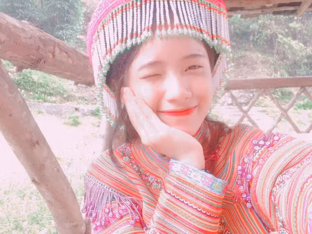  Ngay cả khi diện trang phục truyền thống cũng cuốn hút đến khó rời mắt 