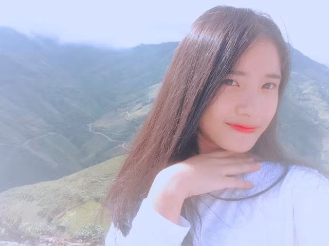  Cô được dân mạng yêu thích nhờ vẻ đẹp dịu dàng, trong sáng 