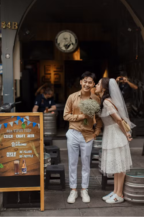 Ông chủ spa mất 6 tháng nhắn tin, tặng hoa mới chinh phục được bạn gái - 2