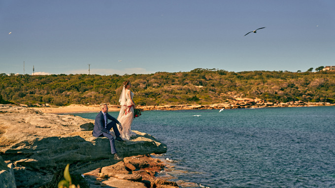 Một tuần sau khi từViệt Nam về Australia,Andrew đã cầu hôn Ngọc Lê tại biển và một đám cưới ấm cúng đã diễn ra sau đó.