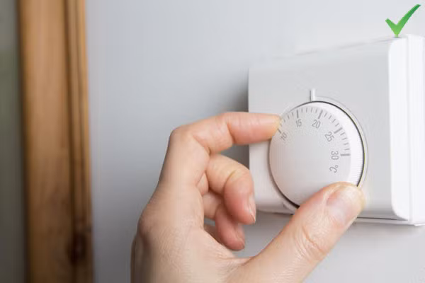 Giảm nhiệt độ phòng Ngủ trong phòng có nhiệt độ thấp giúp kích thích đốt cháy mỡ thừa. Một nghiên cứu được công bố trên tạp chí y khoa Diabetes cho thấy những người ngủ trong phòng có nhiệt độ khoảng 66 độ đốt cháy thêm 75 calo so với những người ngủ trong phòng ấm hơn.