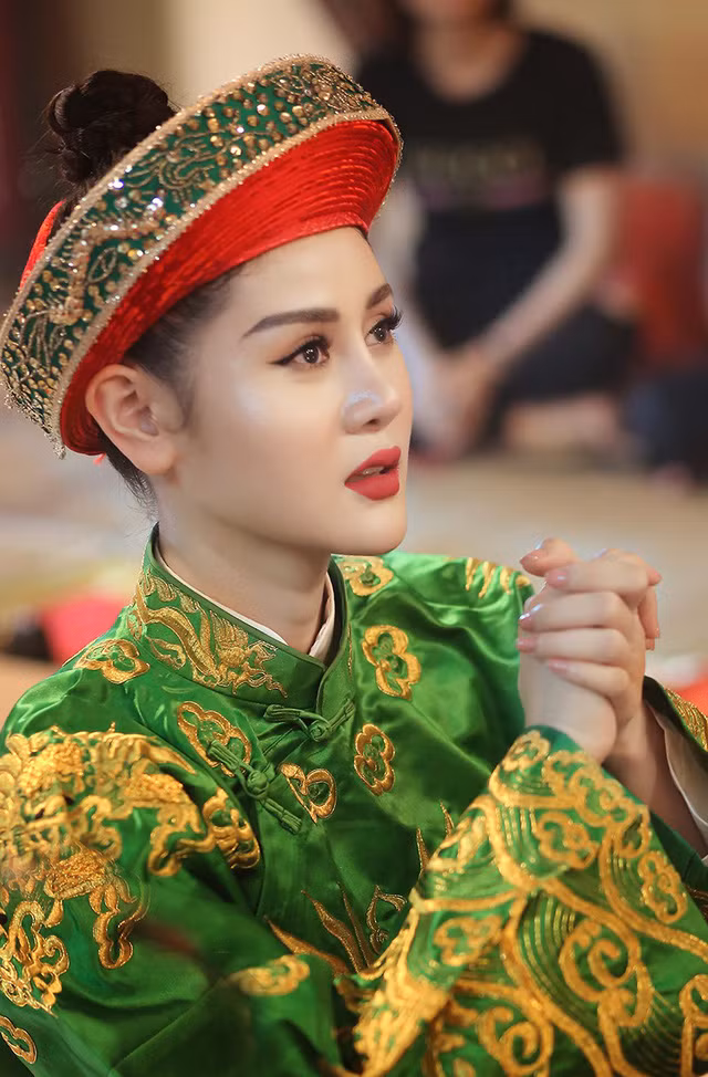 Triệu Hà Vy sinh năm 1992, là Á khôi thời trang năm 2017.