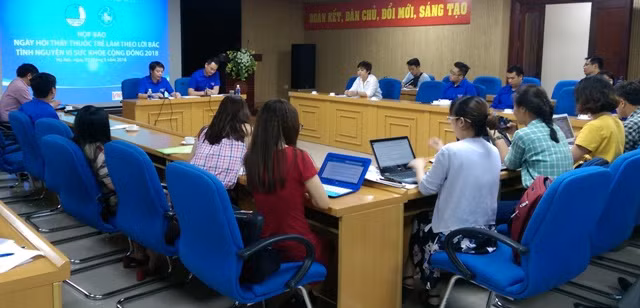 Quang cảnh họp báo.