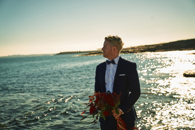 Thời tiết những ngày Ngọc và Andrew đi chụp ảnh cưới nắng nóng gay gắt, cộng thêm việc phải trèo đèo, lội suối khiến cô dâu, chú rể mệt phờ, nhưng vẫn cố gắng để có được những bức hình ưng ý.