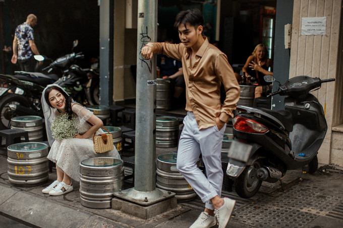 Trong mắt chú rể doanh nhân, Anh Thư là một người phụ nữ năng động, giỏi kinh doanh và giỏi nấu ăn, khéo chăm sóc gia đình. "Tôi thấy mình vô cùng may mắn khi tìm được cô ấy", Ngọc Phước chia sẻ. Trong mắt chú rể doanh nhân, Anh Thư là một người phụ nữ năng động, giỏi kinh doanh và giỏi nấu ăn, khéo chăm sóc gia đình. Tôi thấy mình vô cùng may mắn khi tìm được cô ấy, Ngọc Phước chia sẻ.