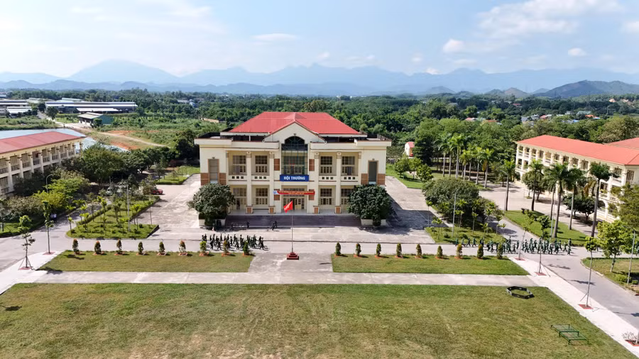 Trung tâm Giáo dục quốc phòng và an ninh - Đại học Thái Nguyên là đơn vị sự nghiệp công lập thuộc Đại học Thái Nguyên.