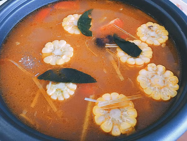 tong hop cac cong thuc nau lau ga ngon mien che hinh anh 2