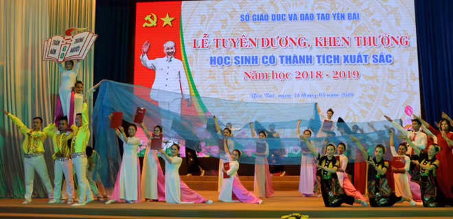 Yên Bái: Tuyên dương 187 học sinh có thành tích xuất sắc năm học 2018 – 2019 ảnh 1