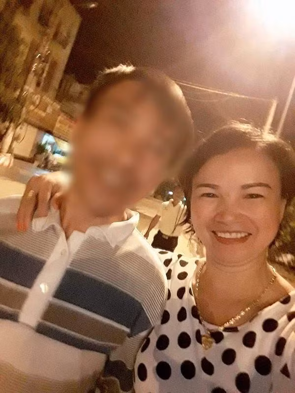 Hình ảnh bà Hiền chụp cùng chồng là ông Hường.