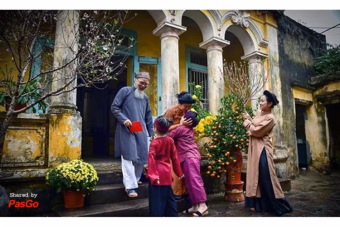 Tuổi nào đẹp xông nhà, xông đất năm 2024 Giáp Thìn?