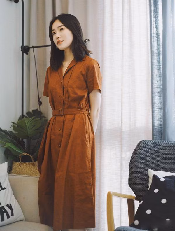 Những món đồ các nàng nên tránh mặc vào mùa nắng mưa thất thường ảnh 13 Empty