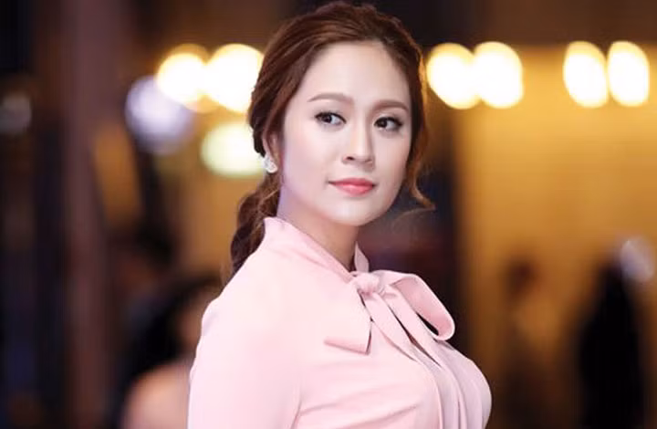 nhung sao nu noi khong voi "dao keo" van dep bac nhat vbiz hinh anh 5