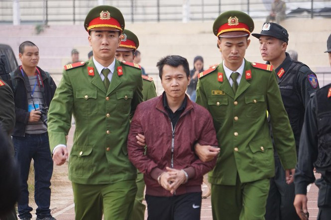 Cận cảnh 9 bị cáo vụ án hiếp dâm tập thể, sát hại dã man nữ sinh giao gà ở Điện Biên ảnh 2 Cận cảnh 9 bị cáo vụ án hiếp dâm tập thể, sát hại man nữ sinh Điện - ảnh 3