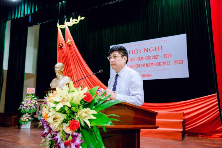Ông Lưu Quang Tuyển – Chủ tịch UBND huyện Nam Trực nêu một số nhiệm vụ cần triển khai trong năm học tới. Ông Lưu Quang Tuyển – Chủ tịch UBND huyện Nam Trực nêu một số nhiệm vụ cần triển khai trong năm học tới.