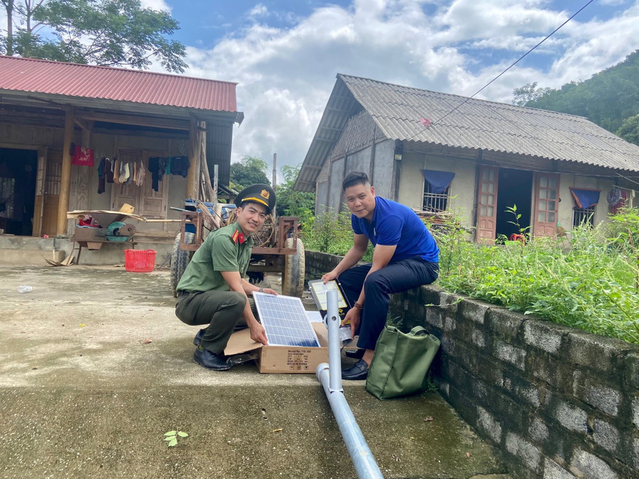 Thi công sửa chữa lắp đặt hệ thống đèn chiếu sáng. Thi công sửa chữa lắp đặt hệ thống đèn chiếu sáng.