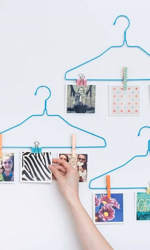 Không chỉ treo quần áo, mắc áo còn có những tác dụng vô cùng hữu ích như thế này - Hình 2