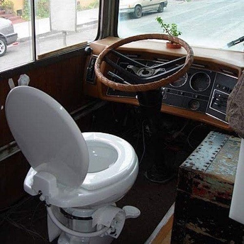 Ghế ngồi lý tưởng giúp bác tài vượt qua mọi trận kẹt xe.