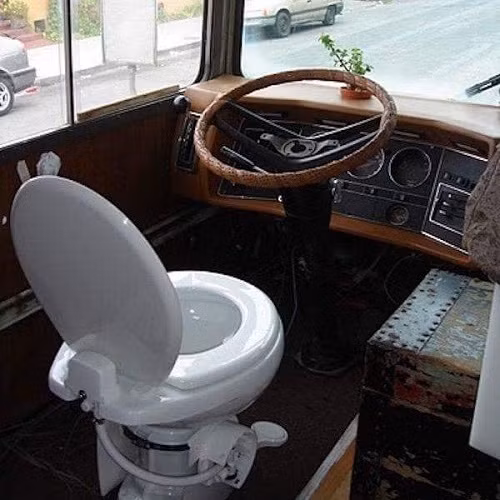 Ghế ngồi lý tưởng giúp bác tài vượt qua mọi trận kẹt xe. Ghế ngồi lý tưởng giúp bác tài vượt qua mọi trận kẹt xe.