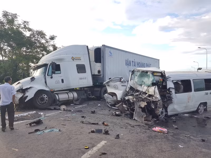 Hiện trường vụ tai nạn giao thông. Hiện trường vụ tai nạn giao thông.