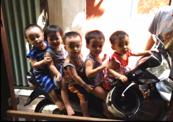 Ca sinh 5 đầu tiên ở Việt Nam bây giờ ra sao? Ca sinh 5 đầu tiên ở Việt Nam bây giờ ra sao?