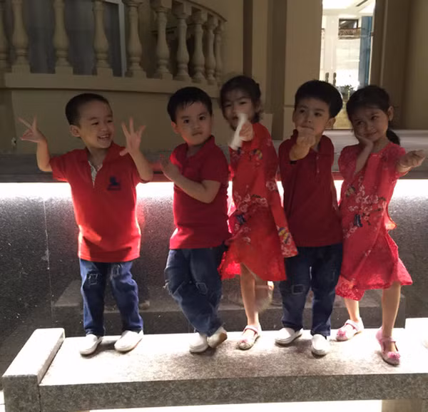 Ca sinh 5 đầu tiên ở Việt Nam bây giờ ra sao?