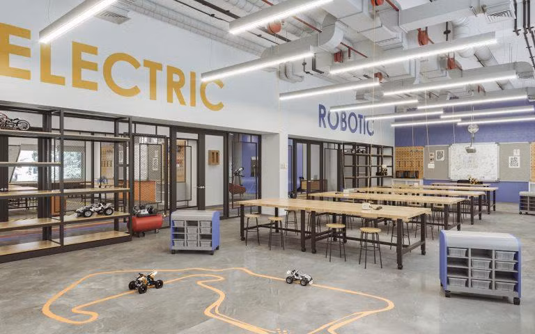 Xưởng robotics và xưởng điện trong không gian sáng tạo MakerSpace