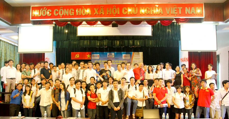 Khai mạc roadshow “kết nối doanh nghiệp CNTT với sinh viên” 2016