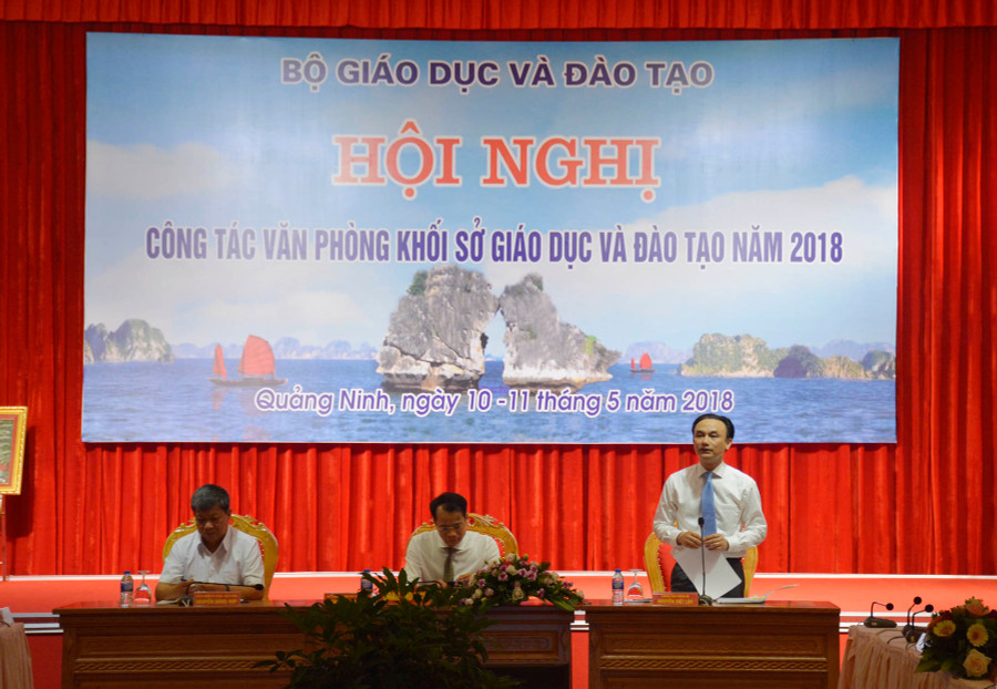 Chánh Văn phòng Bộ GD&ĐT Nguyễn Viết Lộc phát biểu tại Hội nghị Chánh Văn phòng Bộ GD&ĐT Nguyễn Viết Lộc phát biểu tại Hội nghị