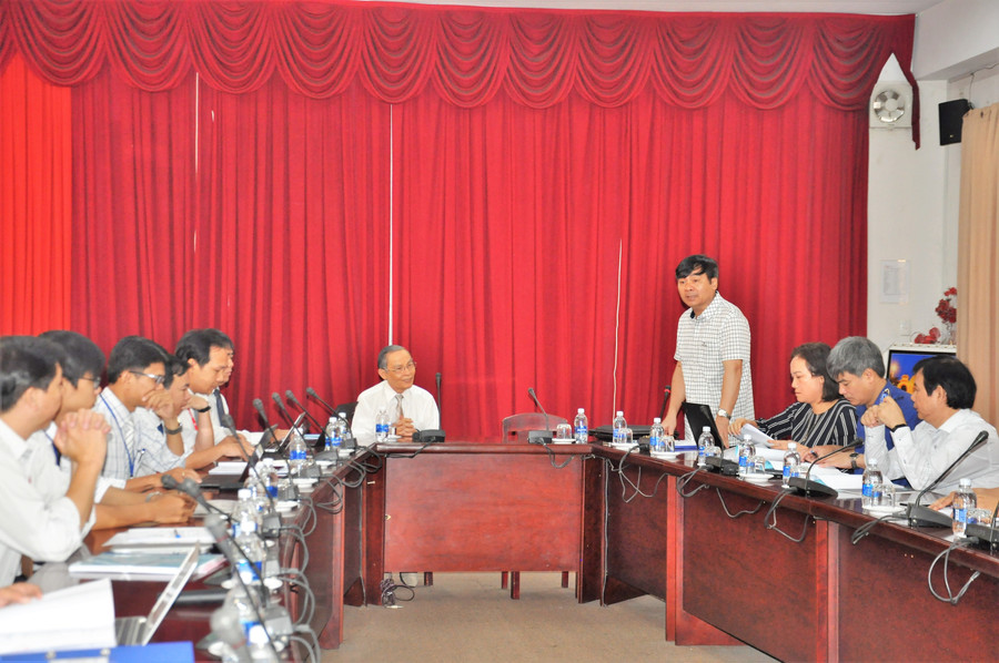 TS. Phạm Như Nghệ - Phó Vụ trưởng Vụ Giáo dục đại học, Trưởng đoàn Kiểm tra số 2 (Bộ GD&ĐT) cùng các thành viên làm việc với trường ĐH Duy Tân.