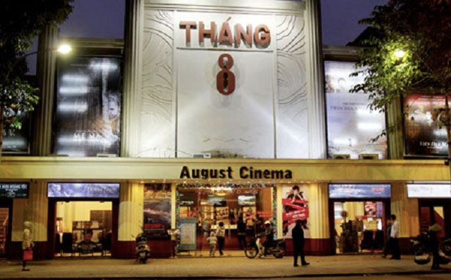 Rạp Tháng 8 ngừng chiếu phim đến hết tháng 3. Rạp Tháng 8 ngừng chiếu phim đến hết tháng 3.