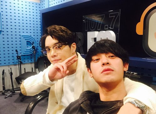 Truyền thông Hàn tiết lộ danh tính toàn bộ thần tượng dính líu đến phòng chat đồi trụy của Seungri và Jung JunYoung Truyền thông Hàn tiết lộ danh tính toàn bộ thần tượng dính líu đến phòng chat đồi trụy của Seungri và Jung JunYoung