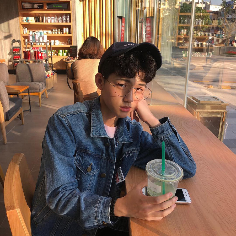 Hội con nhà giàu Việt đón chào thành viên mới: 15 tuổi đã cực kì bảnh bao, đẹp trai như idol Hàn Quốc - Ảnh 7. Hội con nhà giàu Việt đón chào thành viên mới: 15 tuổi đã cực kì bảnh bao, đẹp trai như idol Hàn Quốc - Ảnh 7.