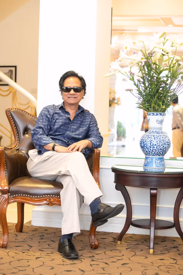 Bất ngờ với nhan sắc người vợ tay hòm chìa khóa của danh ca Chế Linh - Ảnh 2.