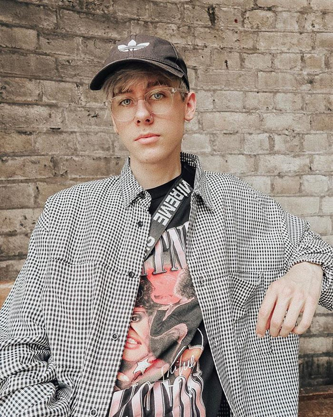 Chang trai gia sang chanh tren mang va cai ket ai cung phai tram tro hinh anh 5 