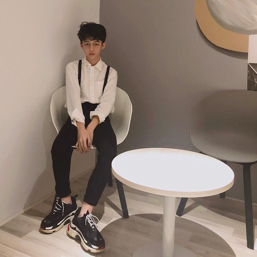 Hội con nhà giàu Việt đón chào thành viên mới: 15 tuổi đã cực kì bảnh bao, đẹp trai như idol Hàn Quốc - Ảnh 4. Hội con nhà giàu Việt đón chào thành viên mới: 15 tuổi đã cực kì bảnh bao, đẹp trai như idol Hàn Quốc - Ảnh 4.