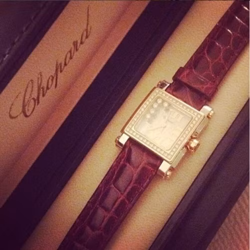 Con gái Hoa hậu Việt và đại gia: Xinh đẹp, thừa kế khối tài sản nghìn tỷ ảnh 4 Con gái Hoa hậu Việt và đại gia: Xinh đẹp, thừa kế khối tài sản nghìn tỷ ảnh 4