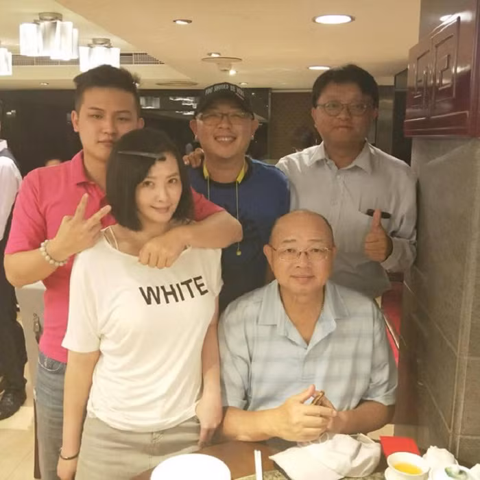 Cuoc song hon nhan dieu tieng cua sao nu Dai Loan va chong tuoi chau hinh anh 8