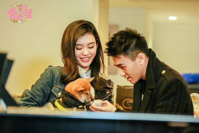 Sau chàng rể Harvard xịn, gia tộc trùm sòng bài Macau chuẩn bị có con dâu là chân dài Victorias Secret? - Ảnh 8. Sau chàng rể Harvard xịn, gia tộc trùm sòng bài Macau chuẩn bị có con dâu là chân dài Victorias Secret? - Ảnh 8.