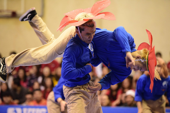 Nam sinh, nữ sinh hàng loạt Đại học lớn ở Hà Nội thi nhau đọ sắc: Trường nào nhiều trai xinh gái đẹp nhất? - Ảnh 9.