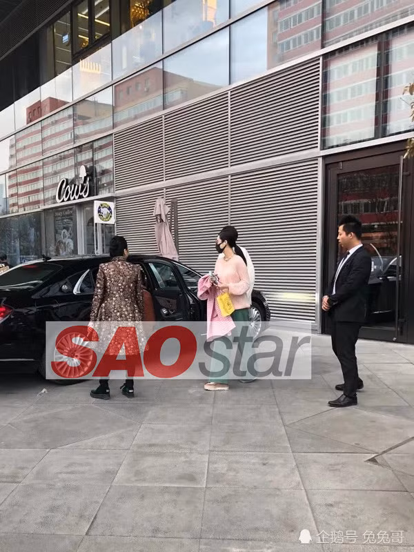 Hình ảnh này của Phạm Băng Băng đập tan hoàn toàn tin đồn cô phải bán nhà, xe sang để trả tiền phạt thuế