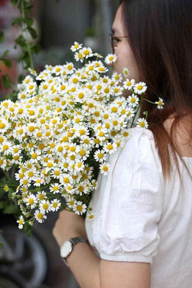 Người trẻ thích thú với hoa gói bằng lá chuối - ảnh 4