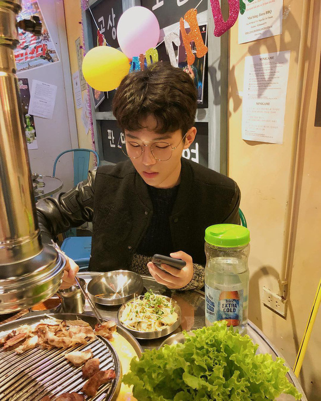 Hội con nhà giàu Việt đón chào thành viên mới: 15 tuổi đã cực kì bảnh bao, đẹp trai như idol Hàn Quốc - Ảnh 8. Hội con nhà giàu Việt đón chào thành viên mới: 15 tuổi đã cực kì bảnh bao, đẹp trai như idol Hàn Quốc - Ảnh 8.