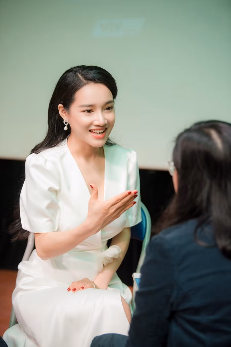 Ngôi sao - Ngỡ ngàng trước nhan sắc Nhã Phương sau khi kết hôn với Trường Giang (Hình 5).