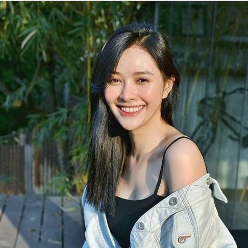 Dàn hot girl xinh đẹp và sang chảnh toàn Hoa hậu, người mẫu của Lào ảnh 15 Dan hot girl xinh dep va sang chanh toan Hoa hau, nguoi mau cua Lao hinh anh 15