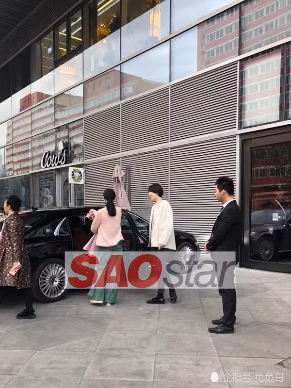 Hình ảnh này của Phạm Băng Băng đập tan hoàn toàn tin đồn cô phải bán nhà, xe sang để trả tiền phạt thuế